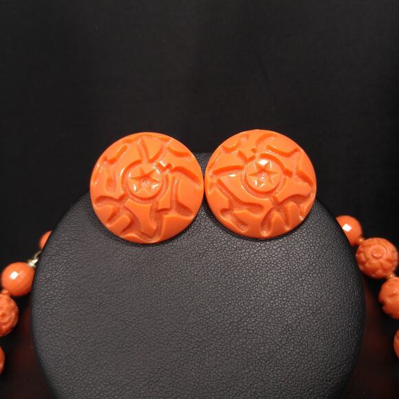 Vintage Orange Molded Beads Necklace & Earrings, Lucite, 1950s - Picture 3 of 10